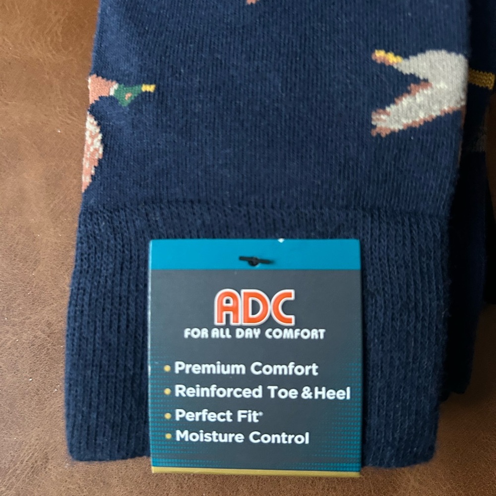 Ducks all day Men's Crew Socks (1 package with 3 pairs) Goldtoe